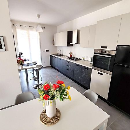 La Dama Di Loto Apartman Lecce Kültér fotó